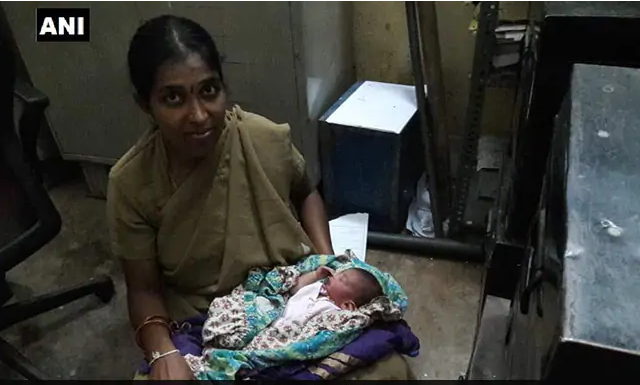 ഉപേക്ഷിക്കപ്പെട്ട നിലയില്‍ കണ്ടെത്തിയ കുഞ്ഞിന്റെ കരച്ചില്‍ കണ്ട് സഹിച്ചില്ല; കുഞ്ഞിന് മുലയൂട്ടി പൊലീസുകാരി