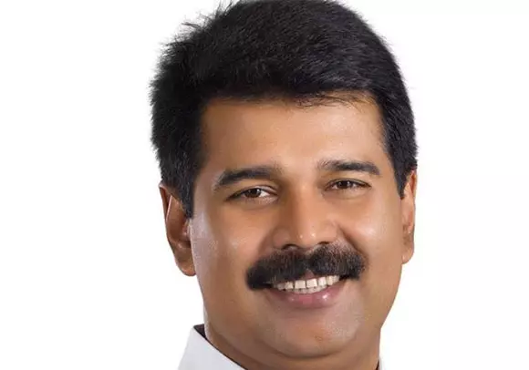 ഭൂമിയുടെ ഉടമസ്ഥാവകാശം തെളിയിക്കുന്ന രേഖകളുമായി ഹാജരാകണം: ജോയ്സ് ജോര്ജ് എംപിക്ക് ദേവികുളം സബ്കലക്ടറുടെ നോട്ടീസ് ഭൂമിയുടെ ഉടമസ്ഥാവകാശം തെളിയിക്കുന്ന രേഖകളുമായി ഹാജരാകണം: ജോയ്സ് ജോര്ജ് എംപിക്ക് ദേവികുളം സബ്കലക്ടറുടെ നോട്ടീസ്