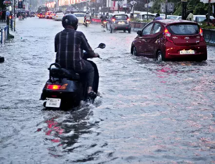കാലവർഷക്കെടുതി; റിപ്പോർട്ട് നൽകാൻ ചീഫ് സെക്രട്ടറിയെ നിയോഗിച്ചു കാലവർഷക്കെടുതി; റിപ്പോർട്ട് നൽകാൻ ചീഫ് സെക്രട്ടറിയെ നിയോഗിച്ചു