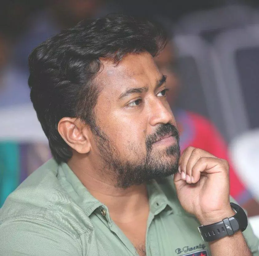 ഹീറോയിസം ജീവിതത്തിൽ ചെയ്യാന് അറിയാത്ത അണ്ണന്മാർ എങ്ങനെയാ സ്ക്രീനിൽ അത് ചെയ്യുക: രൂപേഷ് പീതാംബരന് ഹീറോയിസം ജീവിതത്തിൽ ചെയ്യാന് അറിയാത്ത അണ്ണന്മാർ എങ്ങനെയാ സ്ക്രീനിൽ അത് ചെയ്യുക: രൂപേഷ് പീതാംബരന്