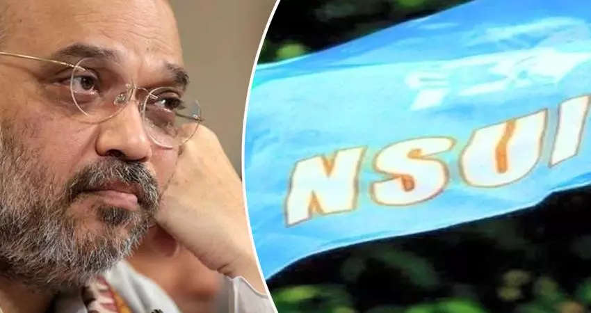 രാജ്യത്തെ നൂറ് ജില്ലകളിലെ പൊലീസ് സ്റ്റേഷനുകളില് അമിത് ഷായ്ക്കെതിരെ കൂട്ടപരാതി രാജ്യത്തെ നൂറ് ജില്ലകളിലെ പൊലീസ് സ്റ്റേഷനുകളില് അമിത് ഷായ്ക്കെതിരെ കൂട്ടപരാതി