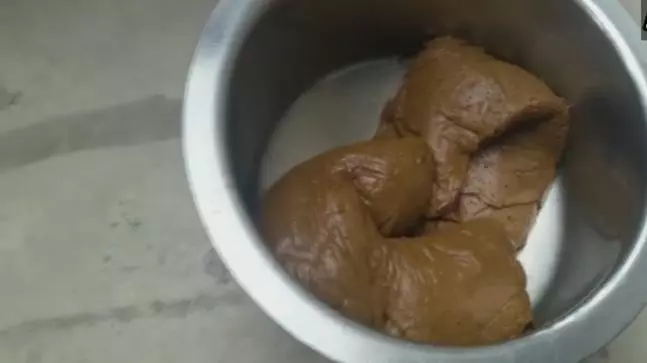 വൈറലായി ആ ഗോള്ഡ് പേസ്റ്റ് വൈറലായി ആ ഗോള്ഡ് പേസ്റ്റ്