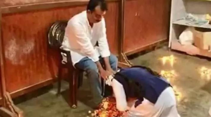 ഗുരുപൂജ വിവാദം; ഖേദം പ്രകടിപ്പിച്ച് തൃശ്ശൂര് ചേര്പ്പ് സ്കൂള് ഗുരുപൂജ വിവാദം; ഖേദം പ്രകടിപ്പിച്ച് തൃശ്ശൂര് ചേര്പ്പ് സ്കൂള്