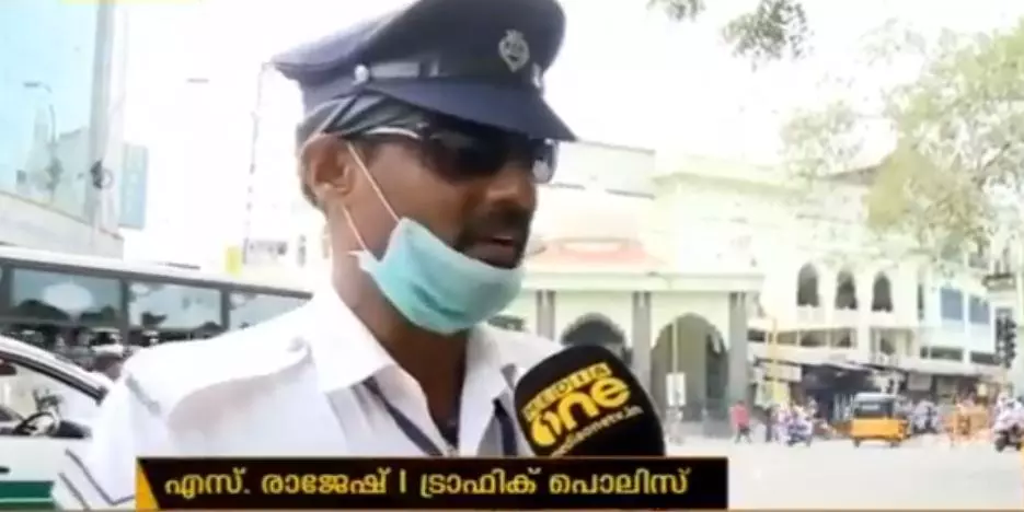 നൃത്തച്ചുവടുകളോടെ വാഹനങ്ങളെ നിയന്ത്രിക്കുന്ന ട്രാഫിക് പൊലീസ് നൃത്തച്ചുവടുകളോടെ വാഹനങ്ങളെ നിയന്ത്രിക്കുന്ന ട്രാഫിക് പൊലീസ്