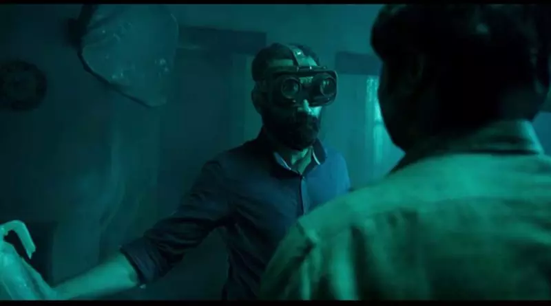 മാസ് ലുക്കില്‍ ഫഹദ്; വരത്തന്‍റെ ടീസറെത്തി 