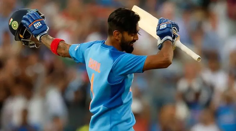 ക്രിക്കറ്റിലും ലോകകപ്പ് ഫുട്‌ബോള്‍ ആവേശം: റൊണാള്‍ഡോയെ അനുകരിച്ച് രാഹുല്‍ 