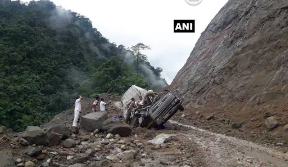 അരുണാചല്‍പ്രദേശില്‍ മണ്ണിടിച്ചില്‍; 5 ജവാന്‍മാര്‍ കൊല്ലപ്പെട്ടു