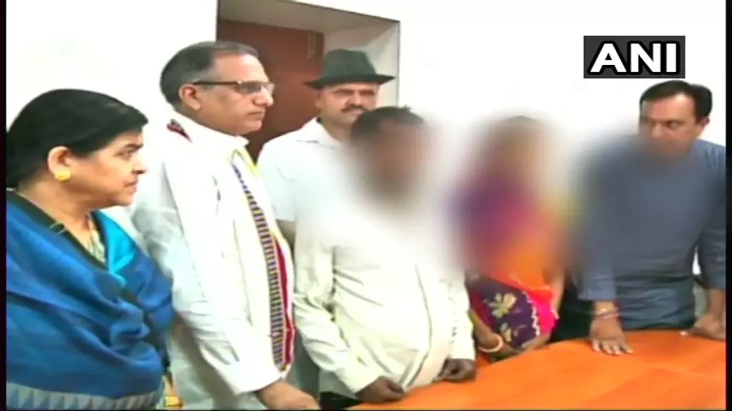 പീഡിപ്പിക്കപ്പെട്ട പെണ്‍കുട്ടിയെ ആശുപത്രിയില്‍ സന്ദര്‍ശിച്ച എം.പിക്ക് ബന്ധുക്കള്‍ നന്ദി പറയണമെന്ന് ബിജെപി എം.എല്‍.എ