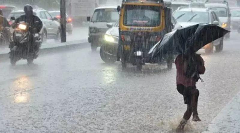 വീടിനു ചുറ്റും വെള്ളം; ക്യാമ്പുകളില്‍ പോകാന്‍ കഴിയാതെ അസുഖ ബാധിതര്‍