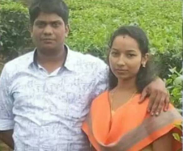 ആത്മഹത്യയ്ക്ക് കാരണം സിപിഎം നഗരസഭാംഗം സജികുമാർ ആണെന്ന് ദമ്പതികളുടെ ആത്മഹത്യാക്കുറിപ്പ് ആത്മഹത്യയ്ക്ക് കാരണം സിപിഎം നഗരസഭാംഗം സജികുമാർ ആണെന്ന് ദമ്പതികളുടെ ആത്മഹത്യാക്കുറിപ്പ്