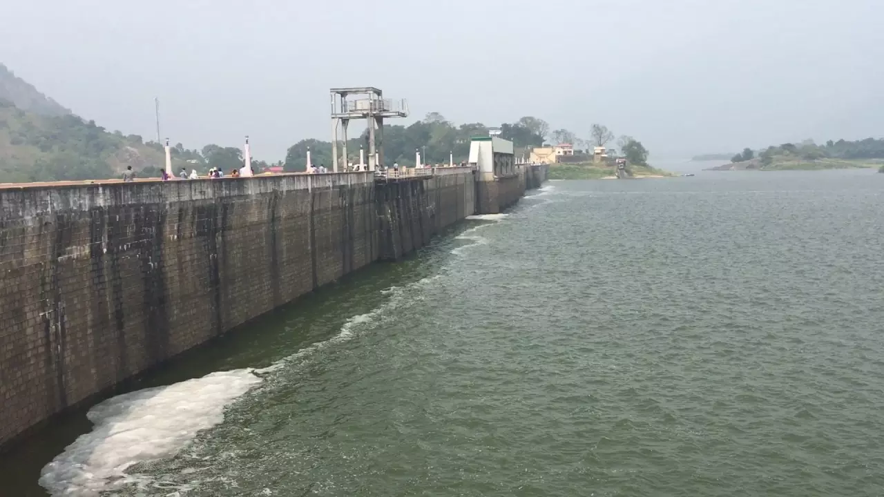 പാലക്കാട് കനത്ത മഴ; മലമ്പുഴ ഡാമിന്‍റെ ഷട്ടറുകൾ നാളെ തുറക്കും