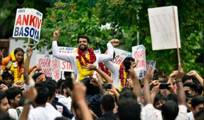 ഡല്‍ഹി സര്‍വകലാശാല വിദ്യാര്‍ഥി യൂണിയന്‍ പ്രസിഡന്‍റ് പ്രവേശനത്തിന് സമര്‍പ്പിച്ചത് വ്യാജ സര്‍ട്ടിഫിക്കറ്റ്; തെളിവ് പുറത്ത്