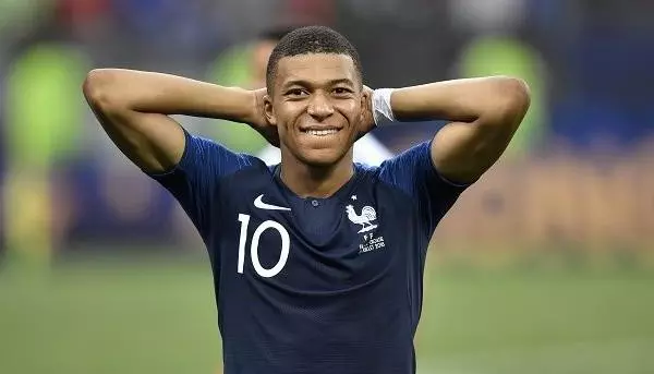 കണ്ടുപഠിക്കണം എംബാപ്പെയെ... ലോകകപ്പ് കളിച്ച് കിട്ടിയ മുഴുവന്‍ പണവും ചാരിറ്റിക്ക് നല്‍കി ഫ്രഞ്ച് താരം