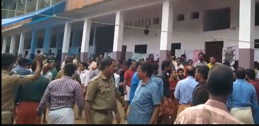 ക്വാറിമാഫിയക്കാര്‍ ഗ്രാമസഭ തടസ്സപ്പെടുത്തി: പ്രസിഡന്റിന്റെ പരാതിയില്‍  3 ദിവസമായിട്ടും കേസെടുക്കാതെ പൊലീസ്