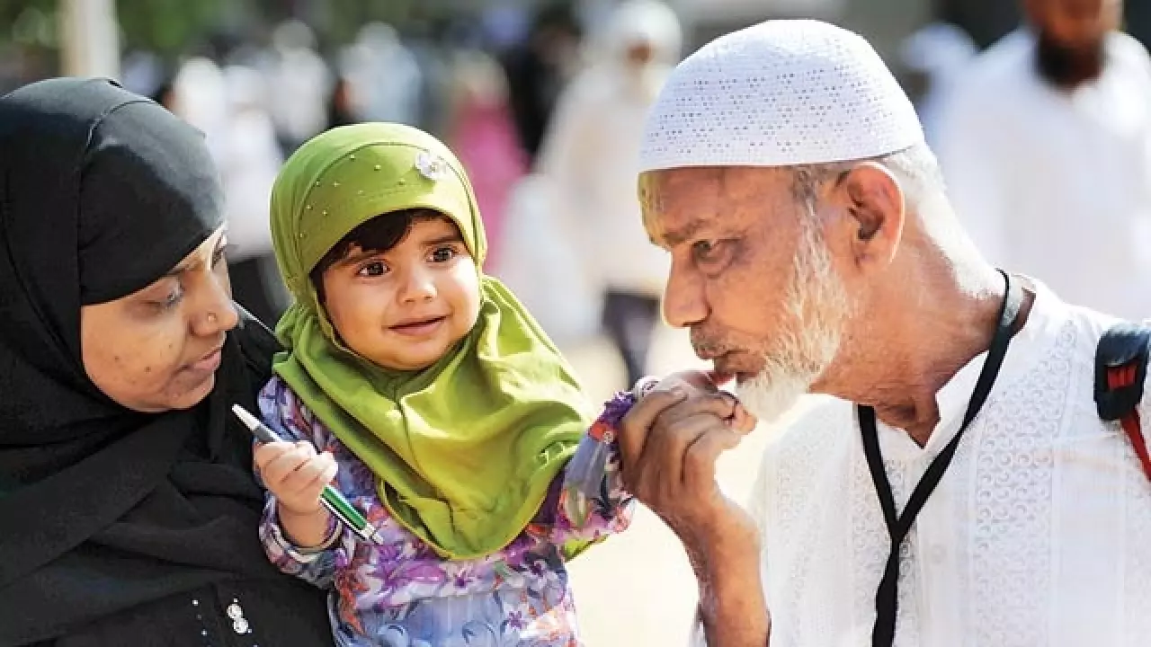 വിസ മുതല് ചികിത്സ വരെ ഓണ്ലൈന്: ഇന്ത്യന് ഹജ്ജ് മിഷന്റെ ഭൂരിഭാഗം സേവനങ്ങളും ഇ-ട്രാക്കില് വിസ മുതല് ചികിത്സ വരെ ഓണ്ലൈന്: ഇന്ത്യന് ഹജ്ജ് മിഷന്റെ ഭൂരിഭാഗം സേവനങ്ങളും ഇ-ട്രാക്കില്