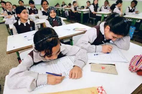 യു.എ.ഇയിലെ മലയാളി അധ്യാപകർക്ക് ഭീഷണിയായ തുല്യതാ സർട്ടിഫിക്കറ്റ് പ്രശ്നത്തില് പരിഹാരമായില്ല യു.എ.ഇയിലെ മലയാളി അധ്യാപകർക്ക് ഭീഷണിയായ തുല്യതാ സർട്ടിഫിക്കറ്റ് പ്രശ്നത്തില് പരിഹാരമായില്ല