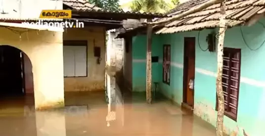 കോട്ടയം വീണ്ടും വെള്ളപ്പൊക്ക ഭീഷണിയിൽ, ദുരിതം തീരാതെ കുട്ടനാട് കോട്ടയം വീണ്ടും വെള്ളപ്പൊക്ക ഭീഷണിയിൽ, ദുരിതം തീരാതെ കുട്ടനാട്