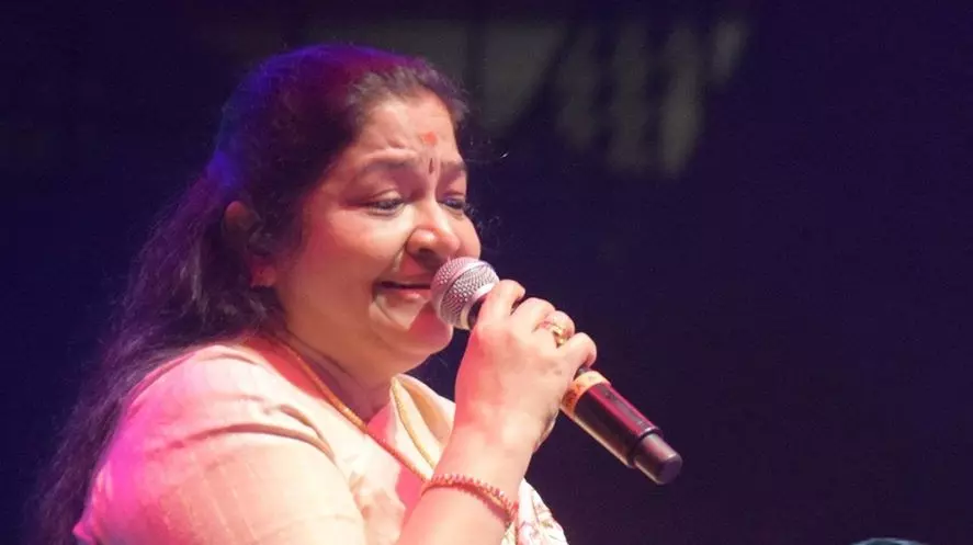 പിറന്നാള്‍ ദിനത്തില്‍ വാനമ്പാടിക്ക് സ്നേഹാദരങ്ങളുമായി പൂര്‍വ്വവിദ്യാലയം