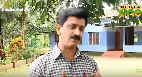 കാക്കിക്കുള്ളിലെ കലാകാരന്‍; കഥാപ്രസംഗ കലയില്‍ തിളങ്ങി ഒരു പൊലീസുകാരന്‍