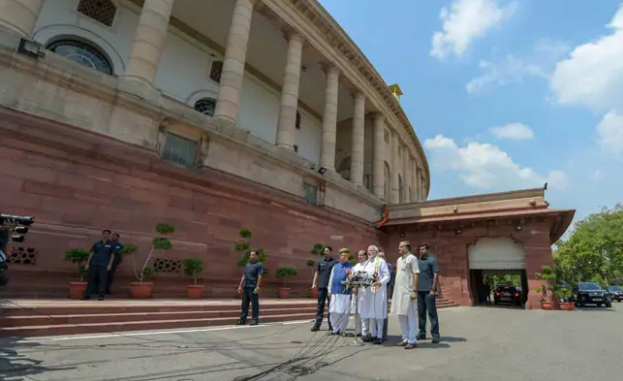 മോദി സര്‍ക്കാരിനെതിരായ അവിശ്വാസ പ്രമേയം സഭയില്‍