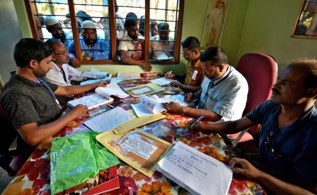അസം അന്തിമ പൌരത്വ പട്ടിക: പുറത്താകുന്നവരുടെ എണ്ണം കുറയുമെന്ന പ്രതീക്ഷയില് സാമൂഹ്യപ്രവര്ത്തകര് അസം അന്തിമ പൌരത്വ പട്ടിക: പുറത്താകുന്നവരുടെ എണ്ണം കുറയുമെന്ന പ്രതീക്ഷയില് സാമൂഹ്യപ്രവര്ത്തകര്