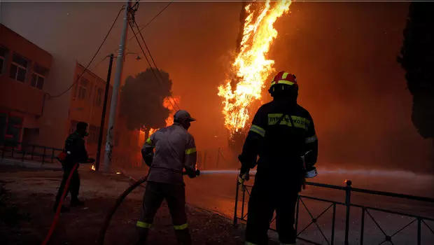ഗ്രീസ് കത്തിയെരിയുന്നു; ഏഥന്സിലും അഗ്നിബാധ ഗ്രീസ് കത്തിയെരിയുന്നു; ഏഥന്സിലും അഗ്നിബാധ