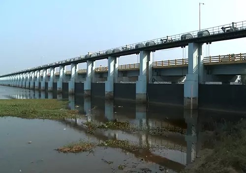 ചമ്രവട്ടത്ത് പൊലീസില്‍ നിന്ന് രക്ഷപ്പെടാന്‍ പുഴയില്‍ ചാടിയ ആളെ കാണാതായി