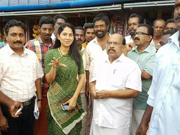 ട്രാഫിക് പൊലീസിനെ വിമര്ശിച്ച് ഭരണപക്ഷ എം.എല്.എ അഡ്വ. യു.പ്രതിഭ ട്രാഫിക് പൊലീസിനെ വിമര്ശിച്ച് ഭരണപക്ഷ എം.എല്.എ അഡ്വ. യു.പ്രതിഭ