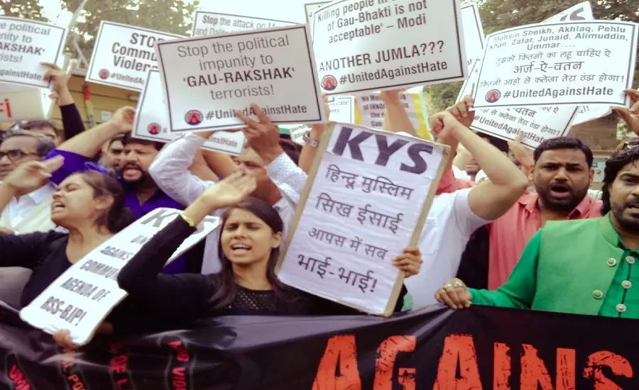 അല്വാര് ആള്ക്കൂട്ട ആക്രമണം: അല്വാര് ബിജെപി എംഎല്എ ഗ്യാന് ദേവ് അഹുജക്കെതിരെ നടപടി വേണമെന്നാവശ്യം ശക്തം അല്വാര് ആള്ക്കൂട്ട ആക്രമണം: അല്വാര് ബിജെപി എംഎല്എ ഗ്യാന് ദേവ് അഹുജക്കെതിരെ നടപടി വേണമെന്നാവശ്യം ശക്തം