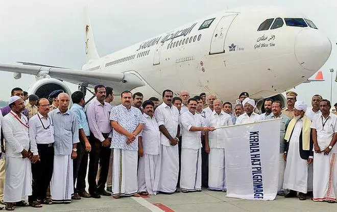 ഹജ്ജ് തീര്ഥാടകരെ സഹായിക്കാന് ഇത്തവണ വനിത വളണ്ടിയര്മാരും ഹജ്ജ് തീര്ഥാടകരെ സഹായിക്കാന് ഇത്തവണ വനിത വളണ്ടിയര്മാരും