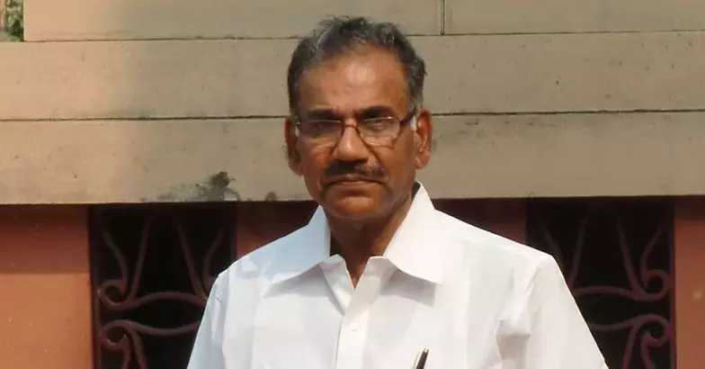 കെ.എസ്.ആര്.ടി.സി എം.ഡി ക്കെതിരെ തൊഴിലാളി യൂണിയനുകള്; എം.ഡിയെ പിന്തുണച്ച് ഗതാഗതമന്ത്രി കെ.എസ്.ആര്.ടി.സി എം.ഡി ക്കെതിരെ തൊഴിലാളി യൂണിയനുകള്; എം.ഡിയെ പിന്തുണച്ച് ഗതാഗതമന്ത്രി