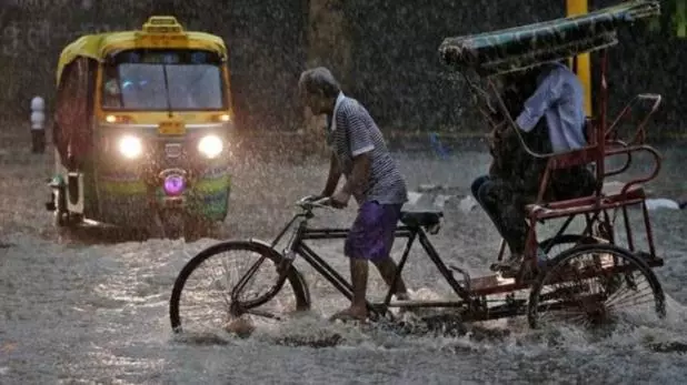 ഉത്തര്പ്രദേശില് മഴക്കെടുതി: മരിച്ചവരുടെ എണ്ണം 58 ആയി ഉത്തര്പ്രദേശില് മഴക്കെടുതി: മരിച്ചവരുടെ എണ്ണം 58 ആയി
