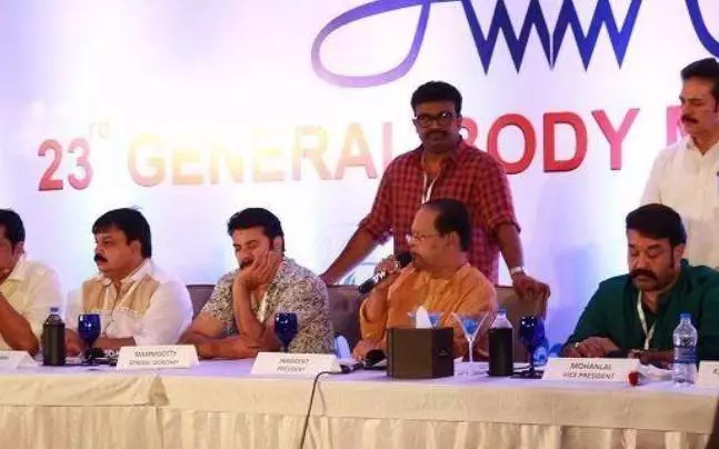 പ്രശ്നങ്ങള് സംഘടനക്കുള്ളില് പറഞ്ഞു തീര്ക്കണം; പരസ്യ പ്രസ്താവന വേണ്ടെന്ന് അമ്മ പ്രശ്നങ്ങള് സംഘടനക്കുള്ളില് പറഞ്ഞു തീര്ക്കണം; പരസ്യ പ്രസ്താവന വേണ്ടെന്ന് അമ്മ