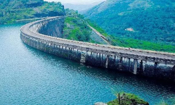 ഇടുക്കി ഡാമില് വീണ്ടും ജലനിരപ്പ് ഉയരുന്നു; പെരിയാറിന്റെ തീരത്തുള്ളവര്ക്ക് ജാഗ്രതാ നിര്ദേശം ഇടുക്കി ഡാമില് വീണ്ടും ജലനിരപ്പ് ഉയരുന്നു; പെരിയാറിന്റെ തീരത്തുള്ളവര്ക്ക് ജാഗ്രതാ നിര്ദേശം