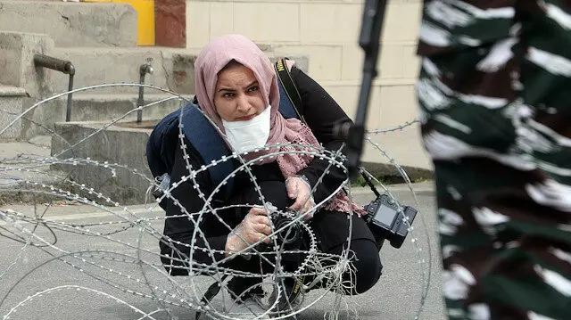 യു.എ.പി.എ ചുമത്തിയ കശ്മീരി ഫോട്ടോഗ്രാഫർ മസ്രത് സഹ്റക്ക് പീറ്റർ മാക്ലർ പുരസ്കാരം യു.എ.പി.എ ചുമത്തിയ കശ്മീരി ഫോട്ടോഗ്രാഫർ മസ്രത് സഹ്റക്ക് പീറ്റർ മാക്ലർ പുരസ്കാരം