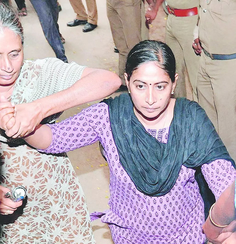 മാവോയിസ്റ്റ് നേതാവ് ഷൈന ജയില് മോചിതയായി മാവോയിസ്റ്റ് നേതാവ് ഷൈന ജയില് മോചിതയായി