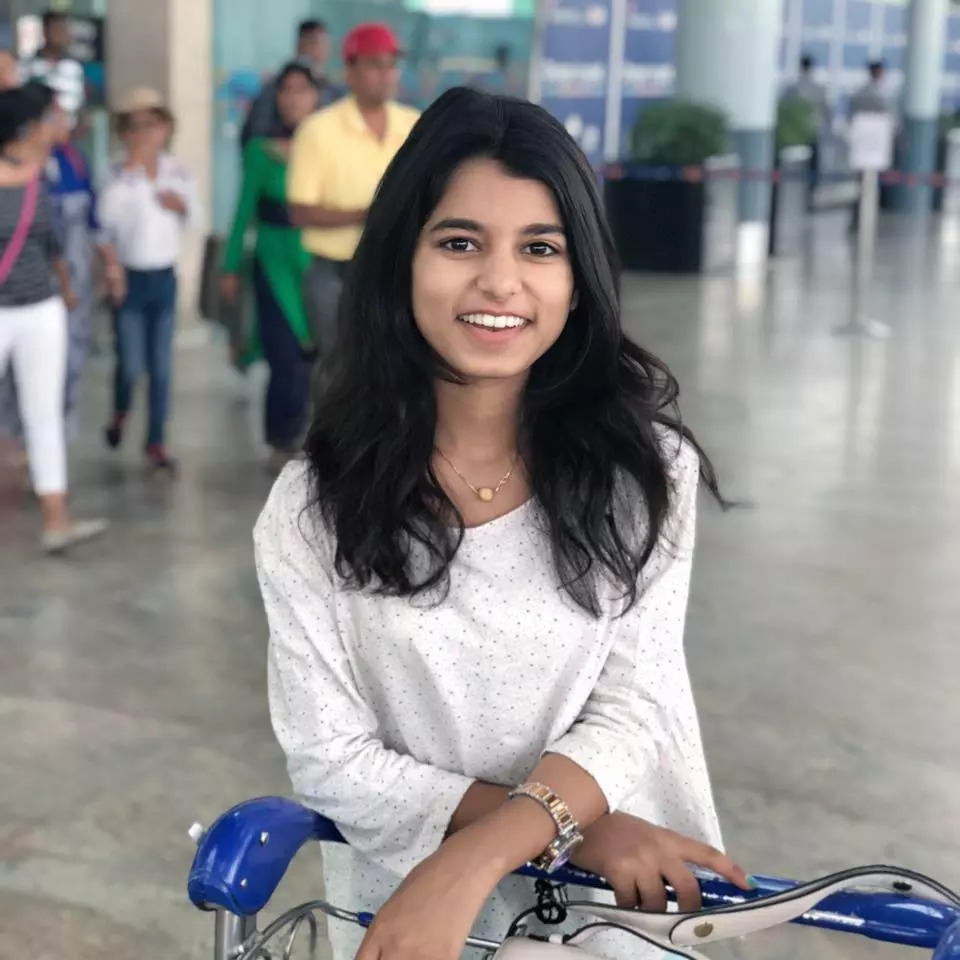 ‘ഇക് സമന്ദർ നെ ആവാസ് ദീമുഝ്കൊ പാനീ പിലാ ദീജിയേ...’; സോഷ്യൽ മീഡിയ കീഴടക്കിയ ഈ ഗായികയെ പരിചയപ്പെടാം ‘ഇക് സമന്ദർ നെ ആവാസ് ദീമുഝ്കൊ പാനീ പിലാ ദീജിയേ...’; സോഷ്യൽ മീഡിയ കീഴടക്കിയ ഈ ഗായികയെ പരിചയപ്പെടാം