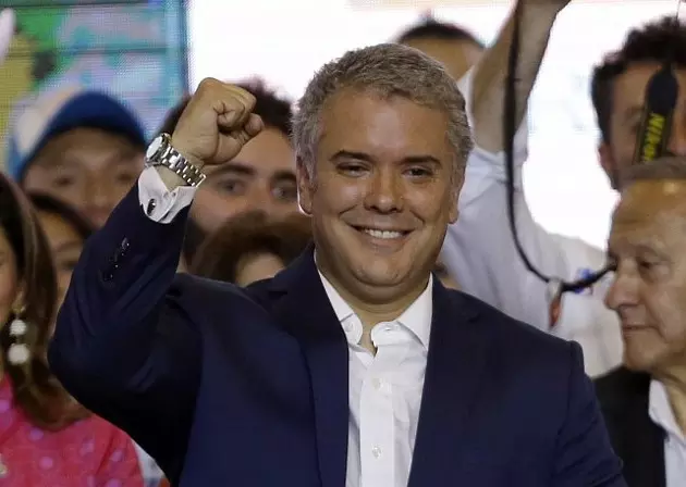 കൊളംബിയയുടെ പ്രസിഡന്റായി ഇവാന് ഡ്യൂക്ക് ഇന്ന് സത്യപ്രതിജ്ഞ ചെയ്ത് അധികാരമേല്ക്കും കൊളംബിയയുടെ പ്രസിഡന്റായി ഇവാന് ഡ്യൂക്ക് ഇന്ന് സത്യപ്രതിജ്ഞ ചെയ്ത് അധികാരമേല്ക്കും