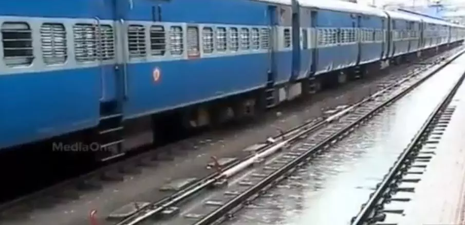 തമ്പാനൂര്‍ റെയില്‍വേ സ്റ്റേഷനില്‍ വെള്ളം കയറി
