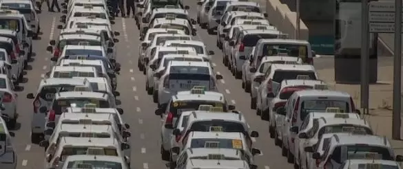 സ്പെയിനില് ഓണ്ലൈന് ടാക്സി കമ്പനികള്ക്കെതിരായ സമരം ശക്തമാകുന്നു സ്പെയിനില് ഓണ്ലൈന് ടാക്സി കമ്പനികള്ക്കെതിരായ സമരം ശക്തമാകുന്നു