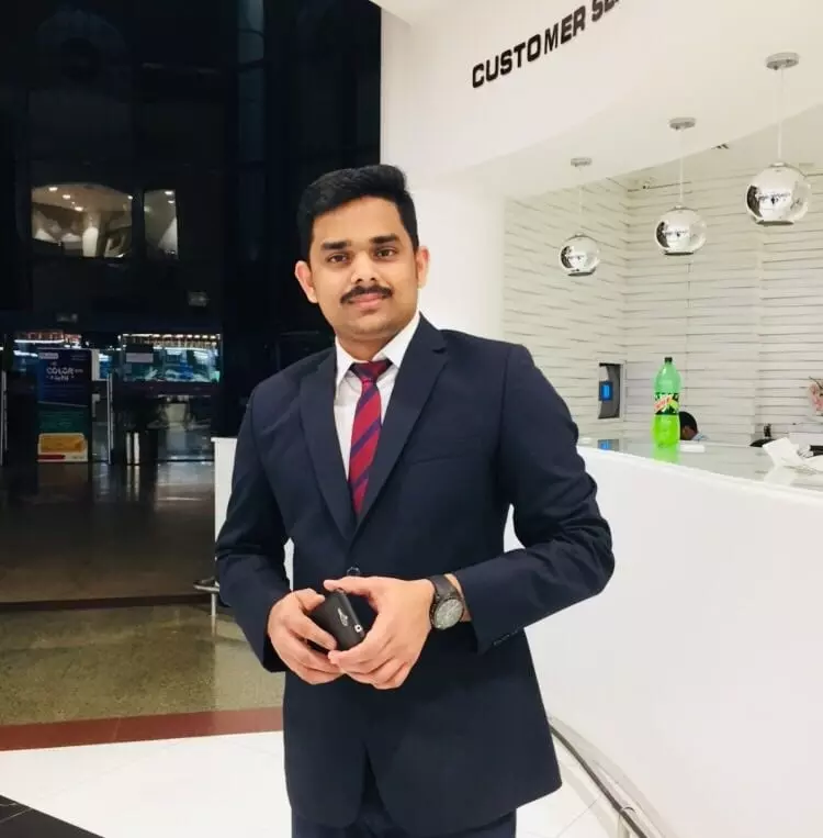 സാനിറ്ററി നാപ്കിന്‍ വേണമെന്ന പോസ്റ്റിൽ അശ്ലീല കമൻറ്; ലുലു ജീവനക്കാരന്റെ ജോലി പോയി