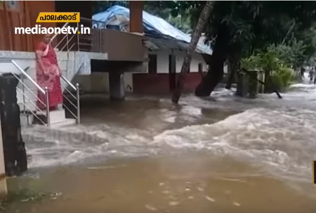 മലപ്പുറത്ത് ദുരിതാശ്വാസ പ്രവര്‍ത്തനങ്ങള്‍ പുരോഗമിക്കുന്നു; പാലക്കാട് വെള്ളം ഇറങ്ങിത്തുടങ്ങി