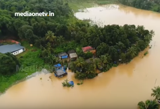 തകര്‍ന്നടിഞ്ഞ വീടുകള്‍, പലതും ചെളി കയറി വാസയോഗ്യമല്ലാതായി; ദുരിതാശ്വാസ ക്യാമ്പുകളില്‍ നിന്നും തിരിച്ചെത്തിയവരെ കാത്തിരുന്നത് ഞെട്ടിക്കുന്ന കാഴ്ചകള്‍