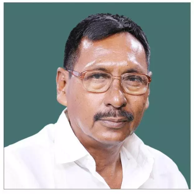 റെയില്വേ സഹമന്ത്രി രാജെന് ഗൊഹെയ്നെതിരെ ബലാത്സംഗ കേസ് റെയില്വേ സഹമന്ത്രി രാജെന് ഗൊഹെയ്നെതിരെ ബലാത്സംഗ കേസ്