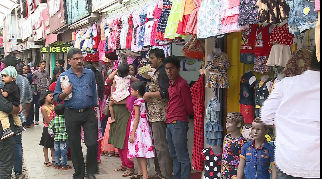 പെരുന്നാള്‍-ഓണം വിപണിയെയും ദുരിതത്തിലാക്കി മഴയും പ്രളയവും