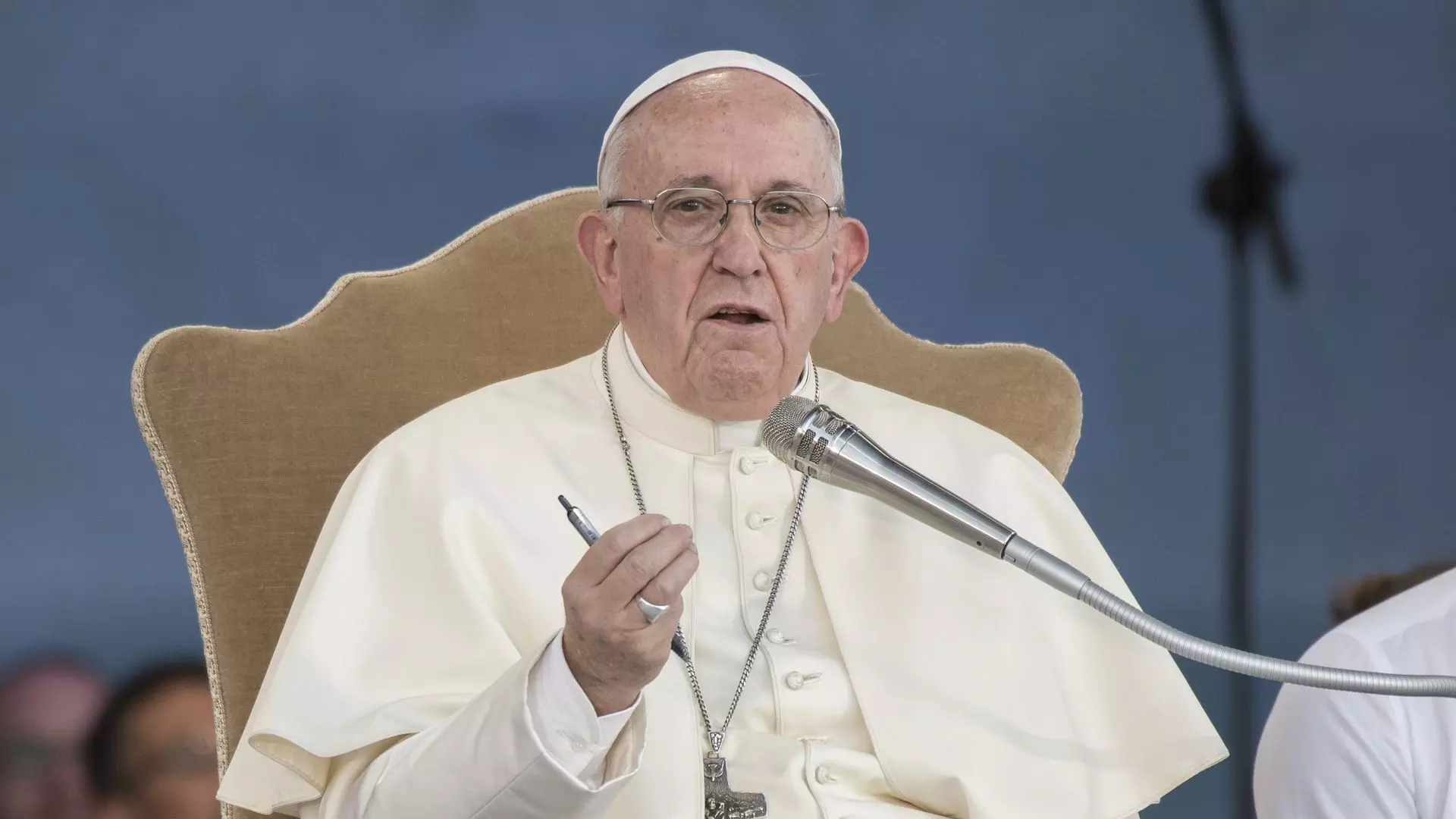 കുട്ടികളുടെ ലൈംഗിക ചൂഷണത്തെയും സഭ അതു മൂടിവയ്ക്കാന്‍ ശ്രമിച്ചതിനെയും അപലപിച്ച് ഫ്രാന്‍സിസ് മാര്‍പാപ്പ