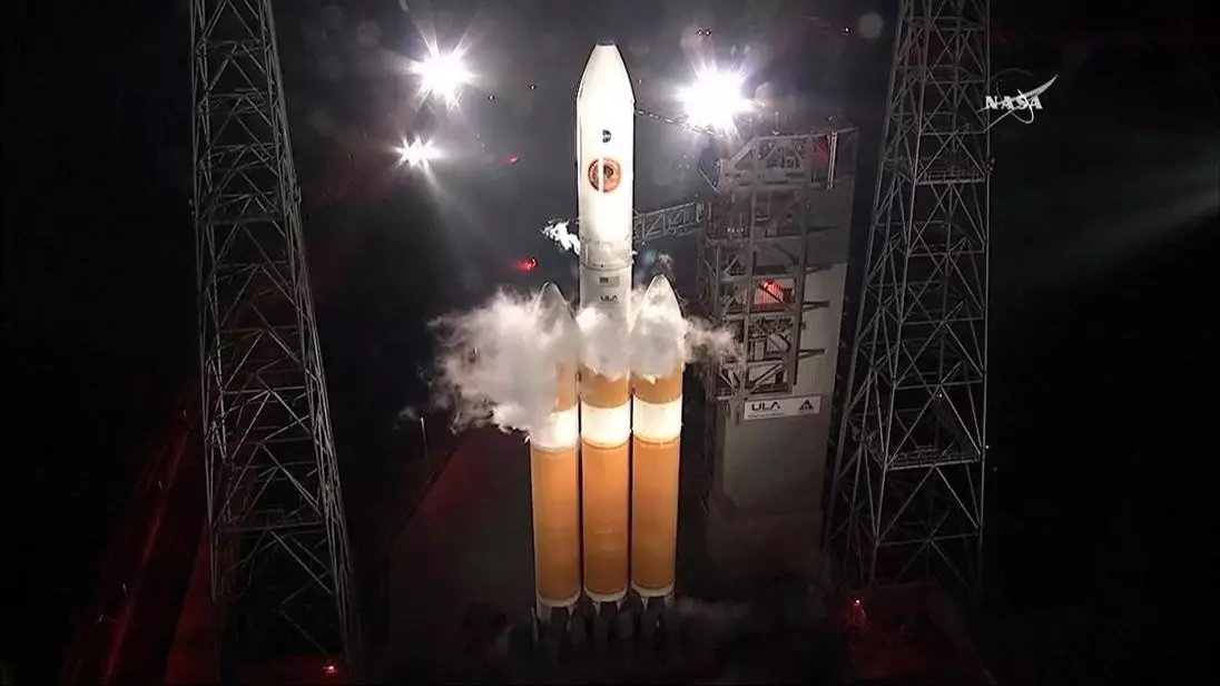 പാര്ക്കര് സോളാര് പ്രോബിന്റെ വിക്ഷേപണം അവസാന മിനുറ്റില് മാറ്റി പാര്ക്കര് സോളാര് പ്രോബിന്റെ വിക്ഷേപണം അവസാന മിനുറ്റില് മാറ്റി