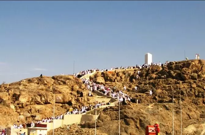 ‘കാരുണ്യത്തിന്റെ മല’ ജബലു റഹ്മയുടെ വിശേഷങ്ങള് ‘കാരുണ്യത്തിന്റെ മല’ ജബലു റഹ്മയുടെ വിശേഷങ്ങള്