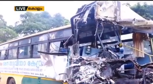 കൊല്ലത്ത് കെ.എസ്.ആർ.ടി.സി ബസും ചരക്ക് ലോറിയും കൂട്ടിയിടിച്ച് അപകടം; ഇരുവാഹനങ്ങളുടെയും ഡ്രൈവര്‍മാരും കണ്ടക്ടറും മരിച്ചു