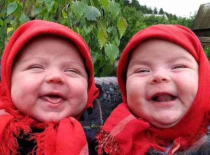 ഒരേ സമയത്ത് ജനിച്ച മൂന്ന് പേര്‍; 200 ജോഡി കുഞ്ഞുങ്ങളുമായി ഒരു അത്ഭുത സംഗമം